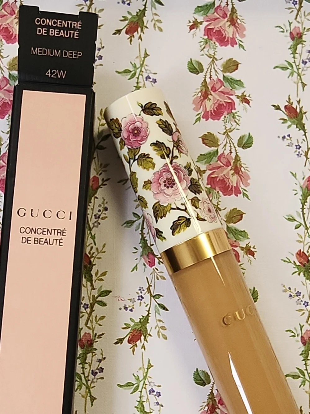 Gucci 42W Multi-Use Concealer – Medium Deep Beige